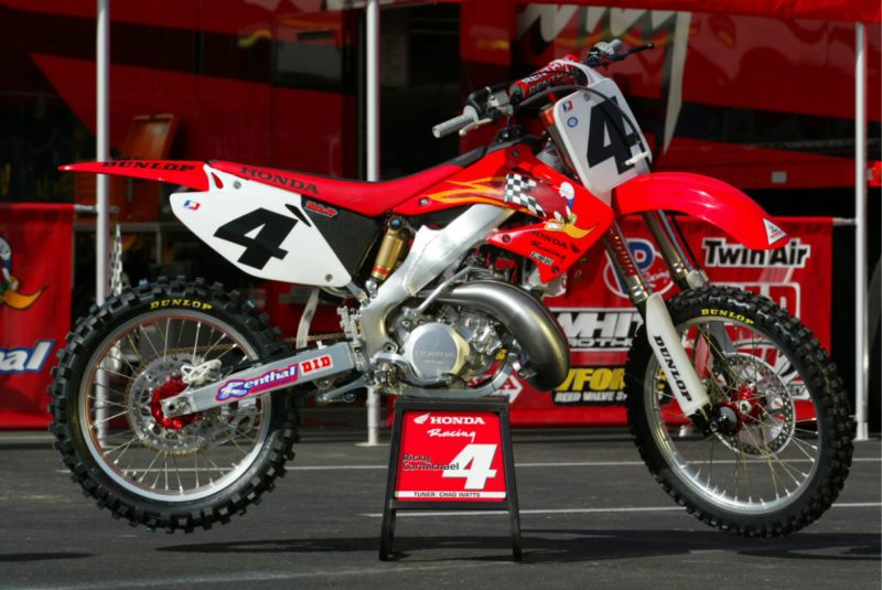 Réplica HONDA RC4 2003